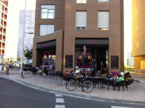 om-cafe-club